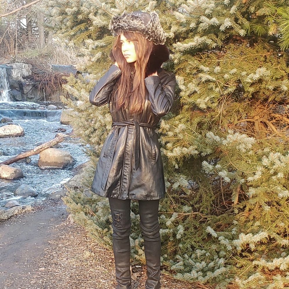 Tahari leather jacket with fox fur trim small